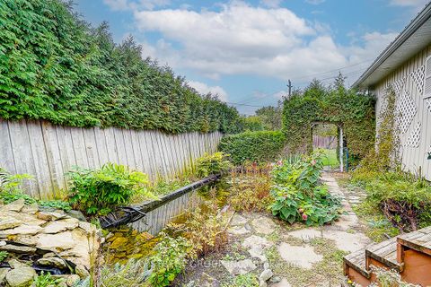 Photo 19 at 381 Walter Drive, Keswick South, Georgina