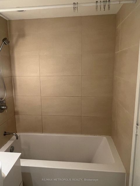 Photo 8 at 1805 - 161 Roehampton Avenue, Mount Pleasant West, Toronto Photo 8 at 1805 - 161 Roehampton Avenue, Mount Pleasant West, Toronto