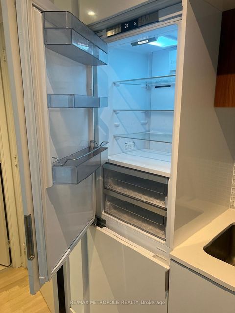 Photo 14 at 1805 - 161 Roehampton Avenue, Mount Pleasant West, Toronto Photo 14 at 1805 - 161 Roehampton Avenue, Mount Pleasant West, Toronto