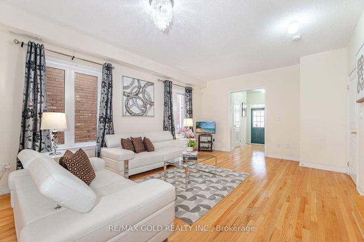 Photo 1 at 8 Washburn Road, Bram East, Brampton