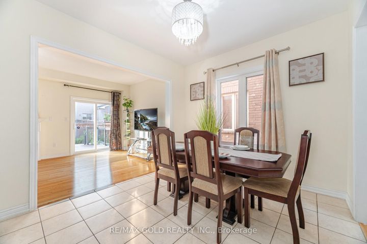 Photo 5 at 8 Washburn Road, Bram East, Brampton
