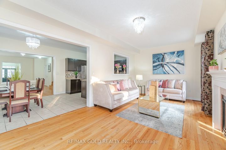 Photo 8 at 8 Washburn Road, Bram East, Brampton