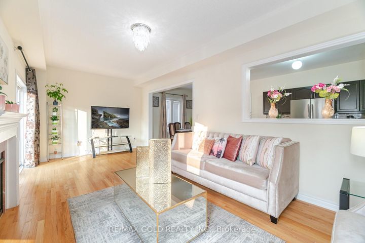 Photo 10 at 8 Washburn Road, Bram East, Brampton