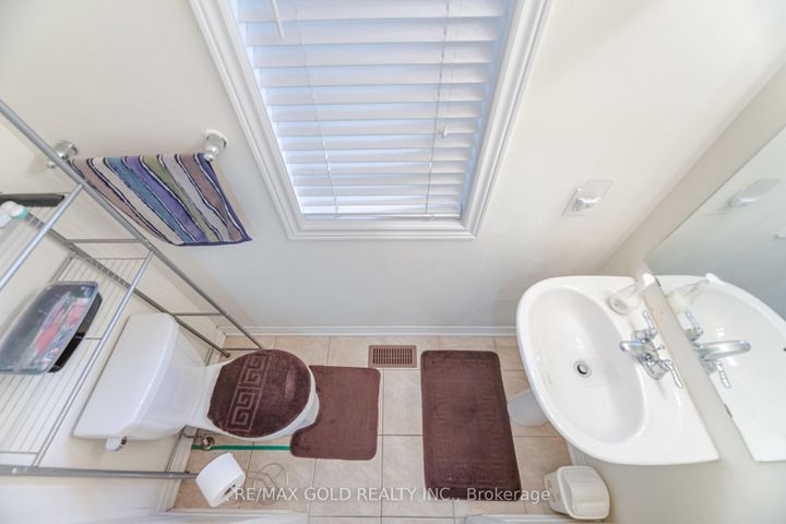 Photo 11 at 8 Washburn Road, Bram East, Brampton