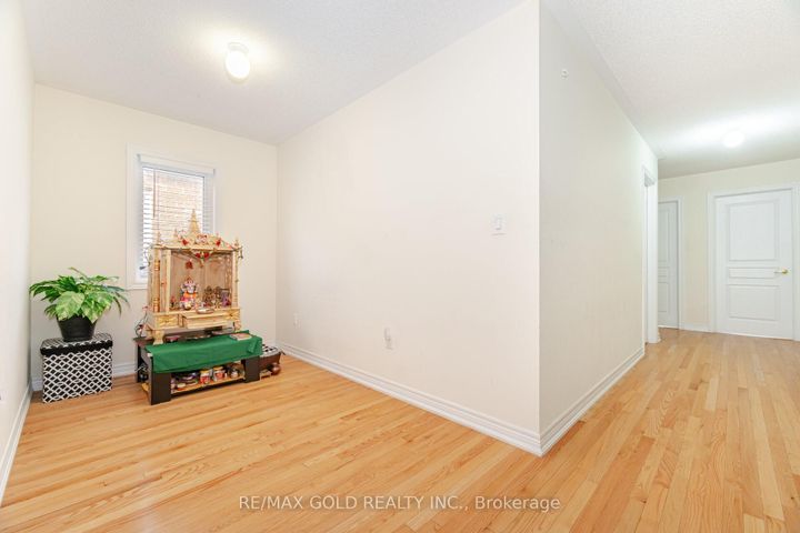 Photo 14 at 8 Washburn Road, Bram East, Brampton