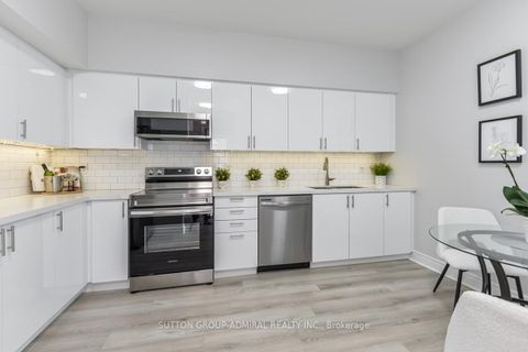 Photo 3 at 309 - 1 Clairtrell Road, Willowdale East, Toronto