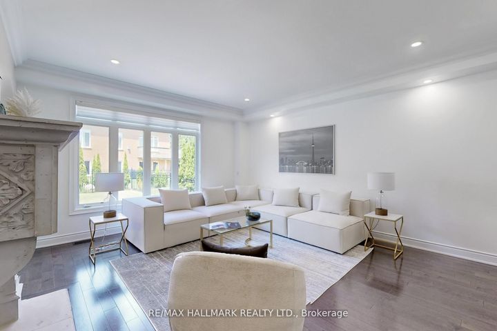 Photo 2 at 420 Paradelle Drive, Oak Ridges Lake Wilcox, Richmond Hill