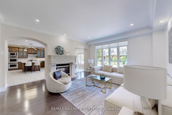 Photo 5 at 420 Paradelle Drive, Oak Ridges Lake Wilcox, Richmond Hill