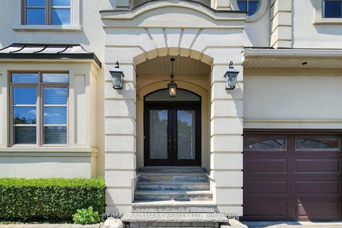 Photo 1 at 420 Paradelle Drive, Oak Ridges Lake Wilcox, Richmond Hill