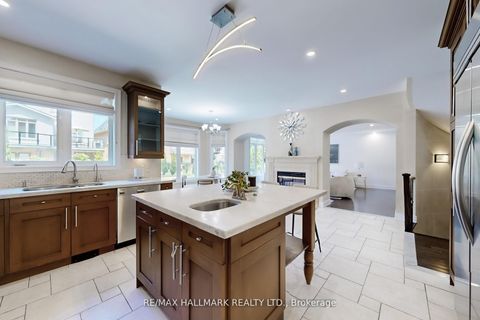 Photo 8 at 420 Paradelle Drive, Oak Ridges Lake Wilcox, Richmond Hill