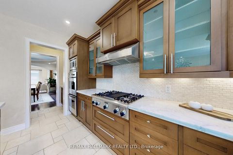 Photo 10 at 420 Paradelle Drive, Oak Ridges Lake Wilcox, Richmond Hill