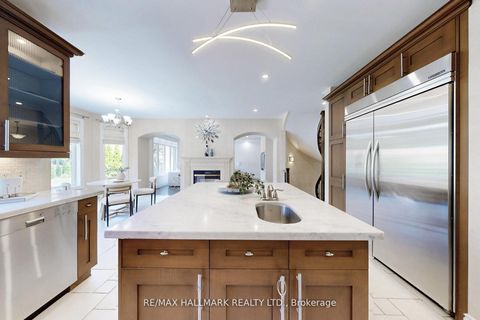 Photo 11 at 420 Paradelle Drive, Oak Ridges Lake Wilcox, Richmond Hill