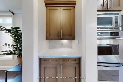 Photo 12 at 420 Paradelle Drive, Oak Ridges Lake Wilcox, Richmond Hill