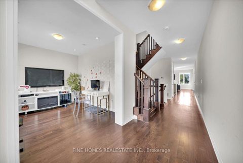 Photo 5 at 18 STANLEY GREENE Boulevard, CFB, Toronto