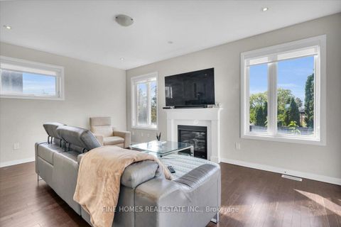 Photo 12 at 18 STANLEY GREENE Boulevard, CFB, Toronto