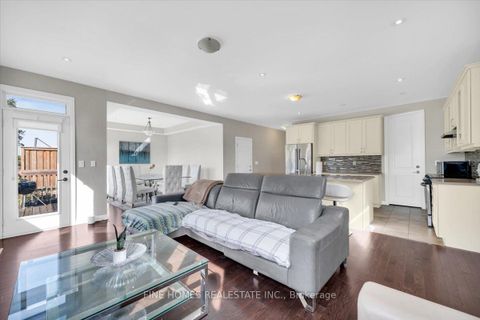 Photo 14 at 18 STANLEY GREENE Boulevard, CFB, Toronto