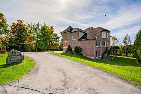 Photo 2 at 19 Aspen Leaf Court, Hills of St Andrew, Aurora
