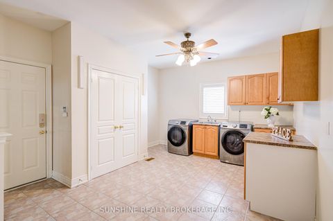 Photo 10 at 19 Aspen Leaf Court, Hills of St Andrew, Aurora