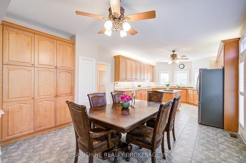 Photo 13 at 19 Aspen Leaf Court, Hills of St Andrew, Aurora