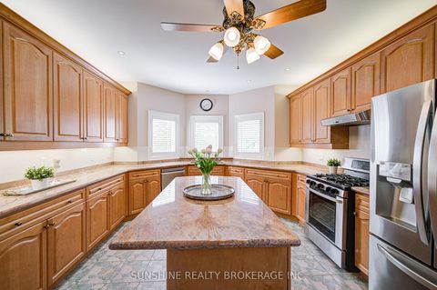 Photo 15 at 19 Aspen Leaf Court, Hills of St Andrew, Aurora