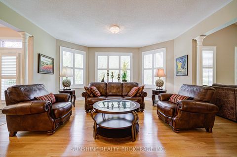 Photo 17 at 19 Aspen Leaf Court, Hills of St Andrew, Aurora