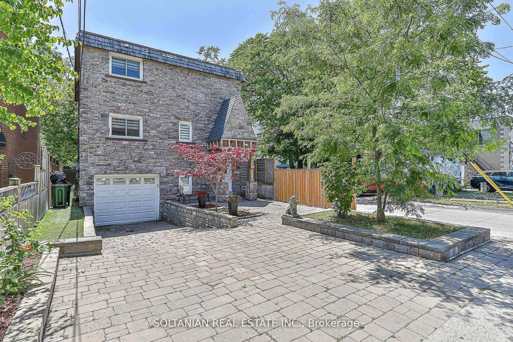 21 Pretoria Avenue, Danforth, Toronto 