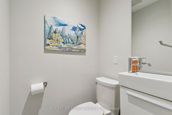Photo 5 at 341 Balliol Street E, Mount Pleasant East, Toronto