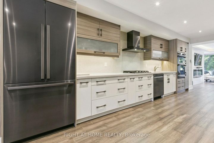 Photo 10 at 341 Balliol Street E, Mount Pleasant East, Toronto