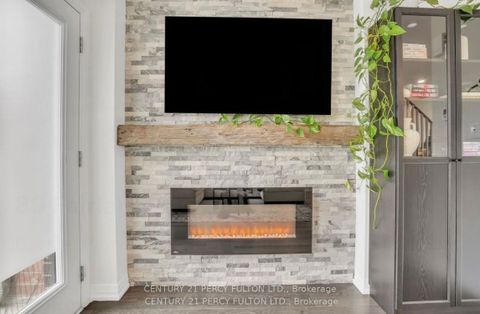 Photo 9 at 89 Fairlane Avenue, Painswick South, Barrie