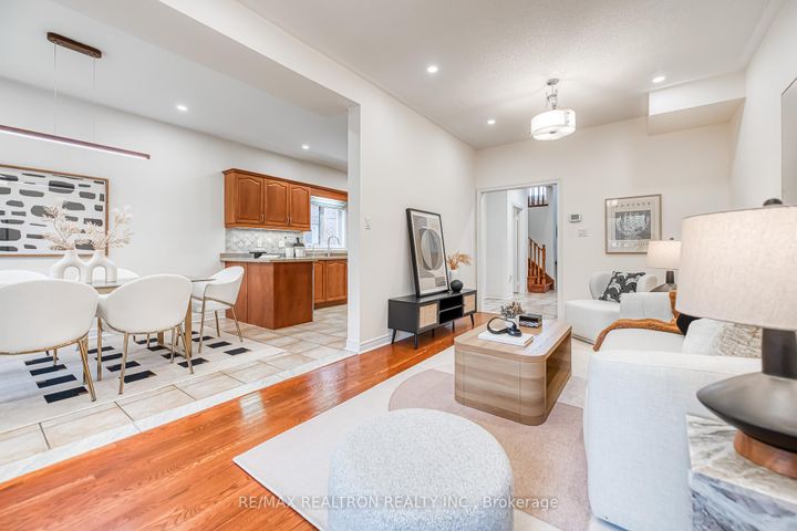 Photo 11 at 693 16th Avenue, Langstaff, Richmond Hill