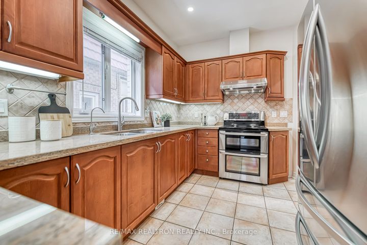 Photo 17 at 693 16th Avenue, Langstaff, Richmond Hill