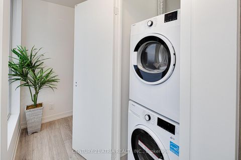 Photo 13 at 1820 - 2020 Bathurst Street, Cedarvale, Toronto