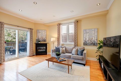 Photo 18 at 32 Barker Avenue, East York, Toronto