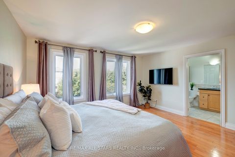 Photo 23 at 32 Barker Avenue, East York, Toronto