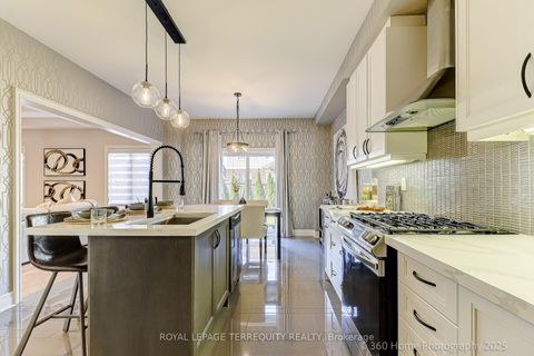 Photo 12 at 18 Northglen Boulevard, Bowmanville, Clarington