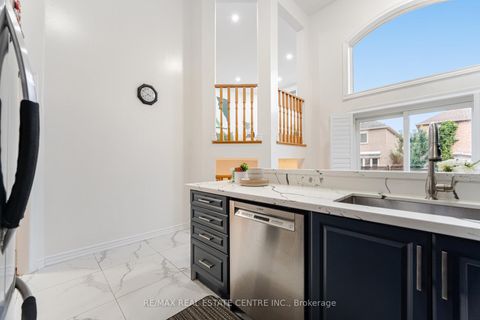 Photo 9 at 24 Futura Avenue, Rouge Woods, Richmond Hill