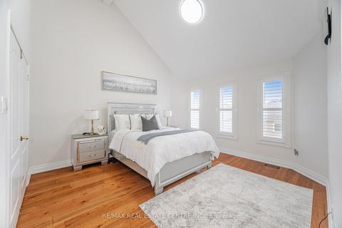 Photo 16 at 24 Futura Avenue, Rouge Woods, Richmond Hill