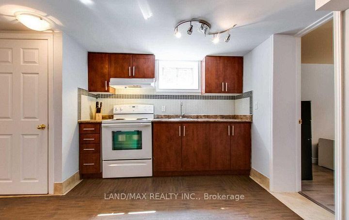 Photo 1 at 464 Warden Avenue, Oakridge, Toronto