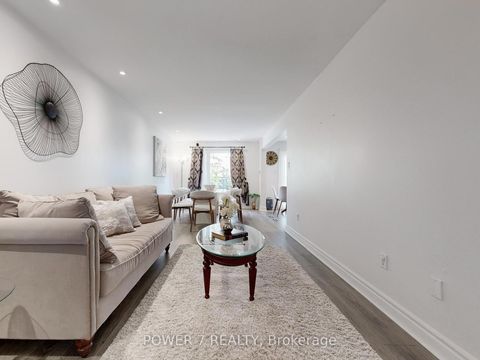 Photo 7 at 109 Rose Branch Drive, Devonsleigh, Richmond Hill