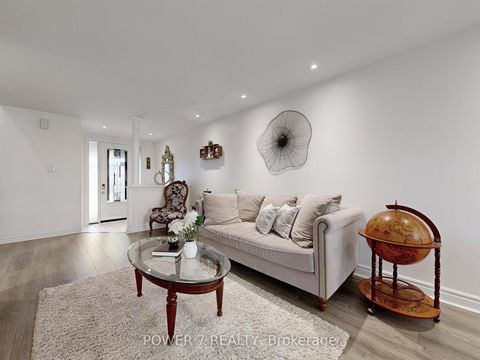 Photo 9 at 109 Rose Branch Drive, Devonsleigh, Richmond Hill