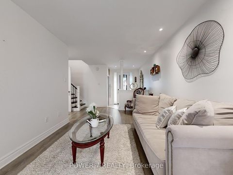 Photo 10 at 109 Rose Branch Drive, Devonsleigh, Richmond Hill