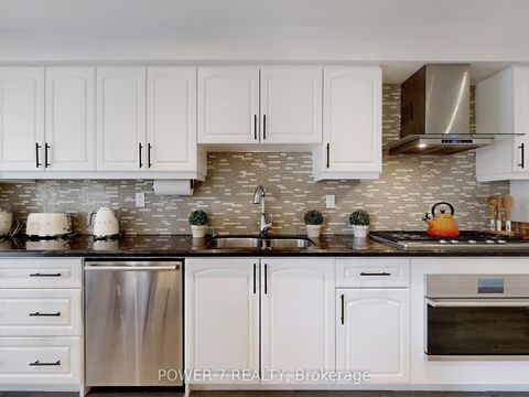 Photo 14 at 109 Rose Branch Drive, Devonsleigh, Richmond Hill