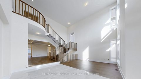 Photo 4 at 8 SAXBY FARM Avenue, King City, King Photo 4 at 8 SAXBY FARM Avenue, King City, King