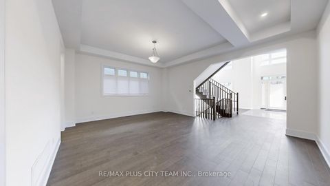 Photo 6 at 8 SAXBY FARM Avenue, King City, King Photo 6 at 8 SAXBY FARM Avenue, King City, King