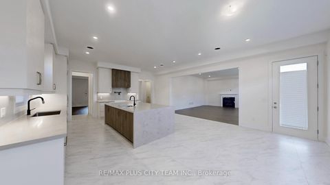 Photo 12 at 8 SAXBY FARM Avenue, King City, King