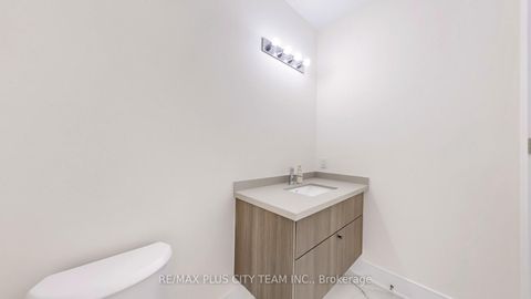 Photo 15 at 8 SAXBY FARM Avenue, King City, King Photo 15 at 8 SAXBY FARM Avenue, King City, King