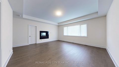 Photo 21 at 8 SAXBY FARM Avenue, King City, King