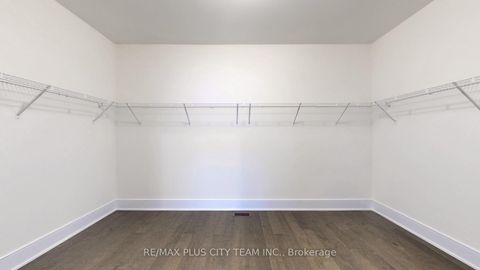 Photo 23 at 8 SAXBY FARM Avenue, King City, King Photo 23 at 8 SAXBY FARM Avenue, King City, King