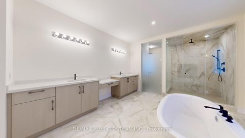 Photo 24 at 8 SAXBY FARM Avenue, King City, King Photo 24 at 8 SAXBY FARM Avenue, King City, King