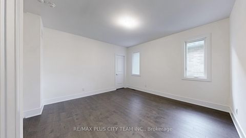 Photo 26 at 8 SAXBY FARM Avenue, King City, King Photo 26 at 8 SAXBY FARM Avenue, King City, King